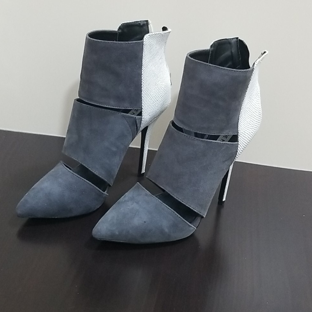 Women Heels Booties - Picture 1 of 8